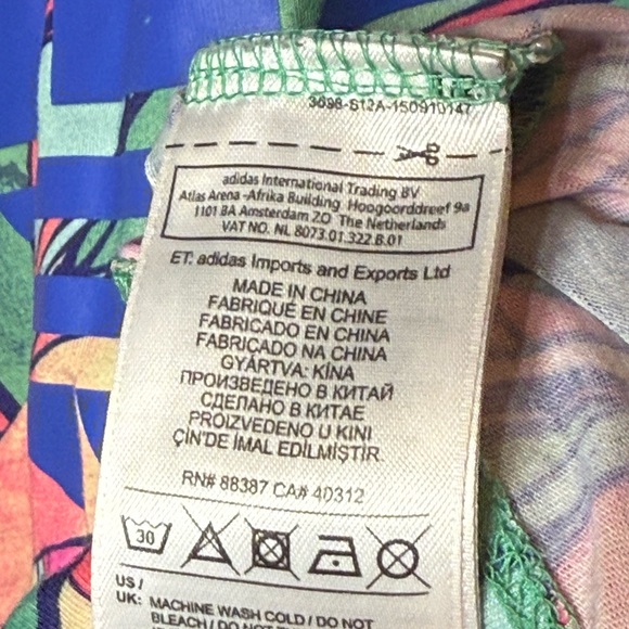 Adidas Original Bananas Boyfriend Trefoil Tee
AJ8144 . Size M - Picture 6 of 7